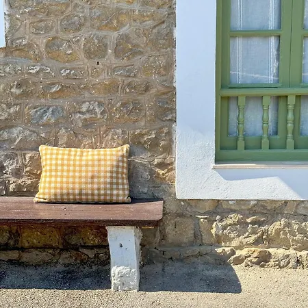 Mies De Sabres Tatil Evi